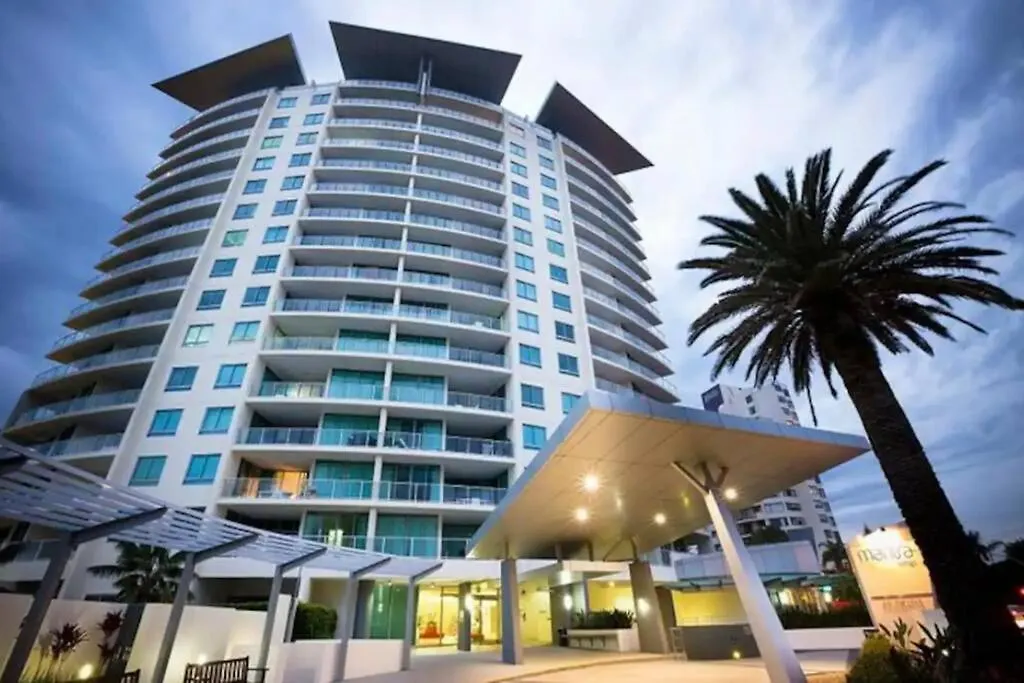 Mantra High Floor Beach Front Apartment Gold Coast