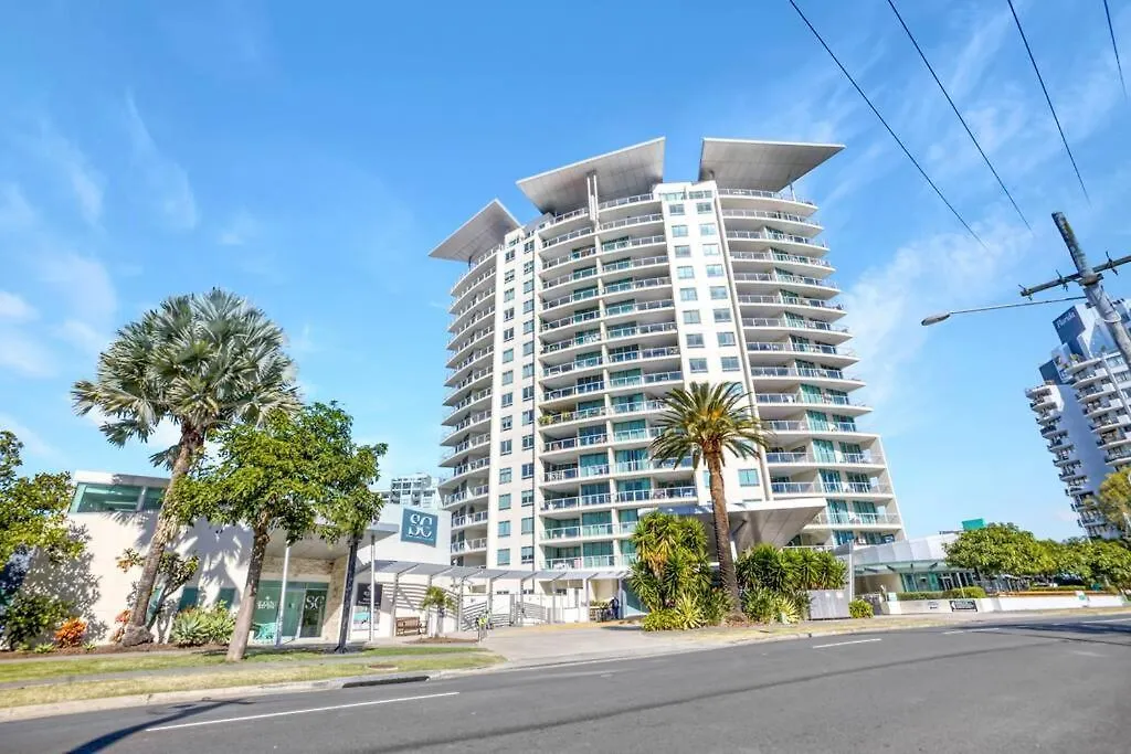 Mantra High Floor Beach Front Apartment Gold Coast Australia