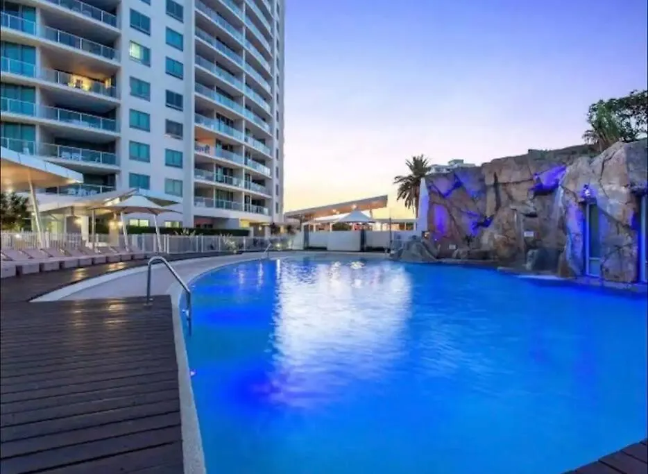 Mantra High Floor Beach Front Apartment Gold Coast