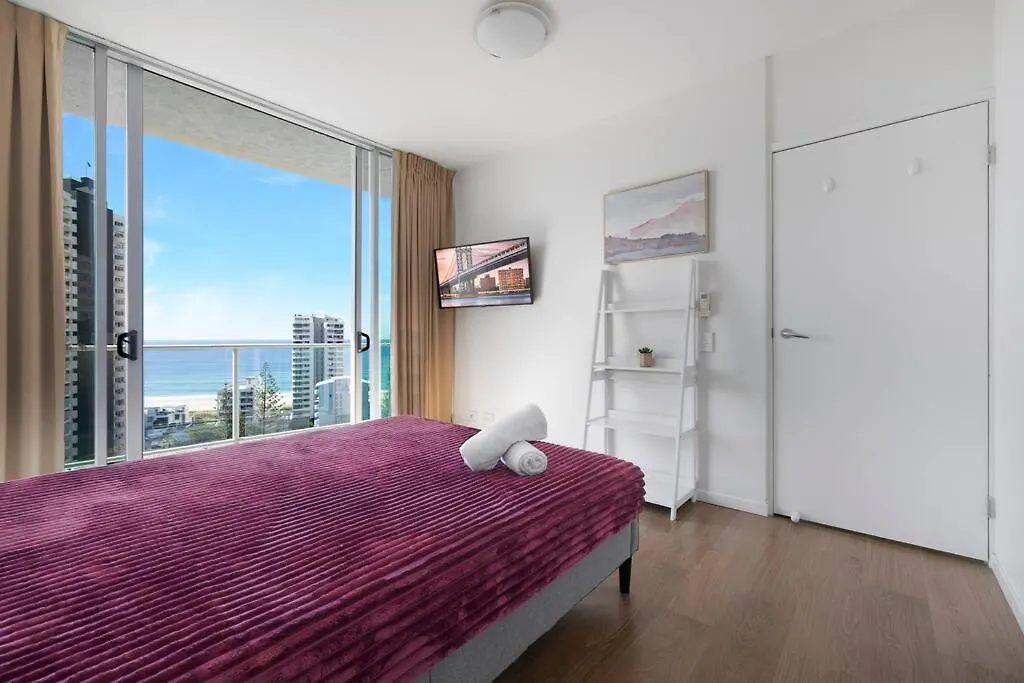 Mantra High Floor Beach Front Apartment Gold Coast